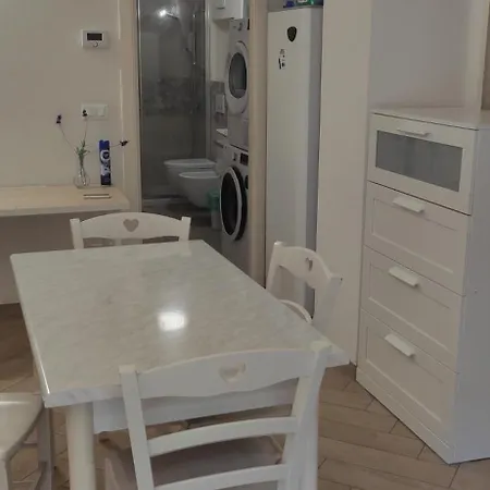 Romantic House Posto Auto Aria Condizionata Apartmán *